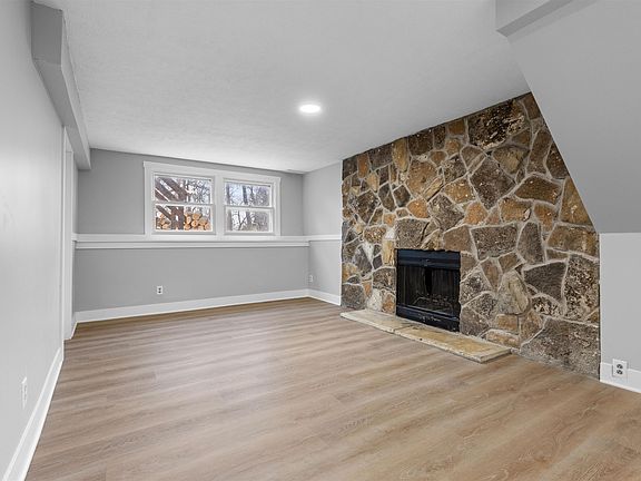 2nd image of 2718 Norway Pine Rd