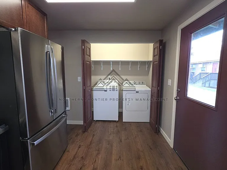524 E Pine St — Photo 9