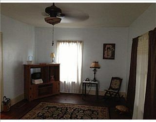 3rd image of 225 E 6th St