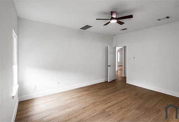 5th image of 12118 Athens St