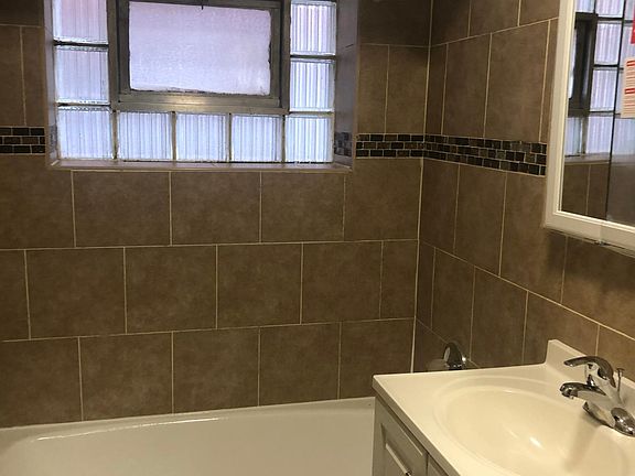 3rd image of 1821 S Harlem Ave APT Ge
