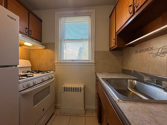2nd image of 6536 Crescentville Rd Floor 2