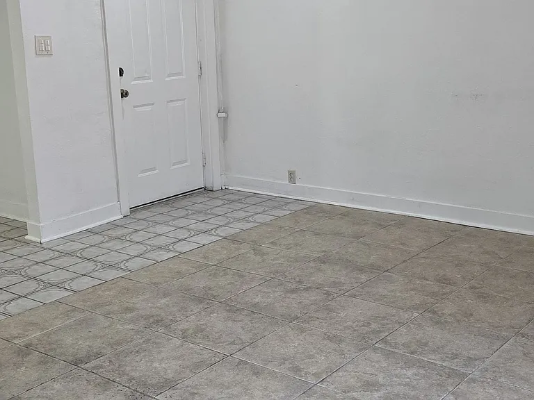 862 Elise St — Photo 9