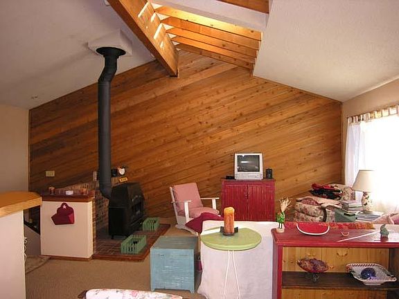 2nd image of 560 Wapiti Lane