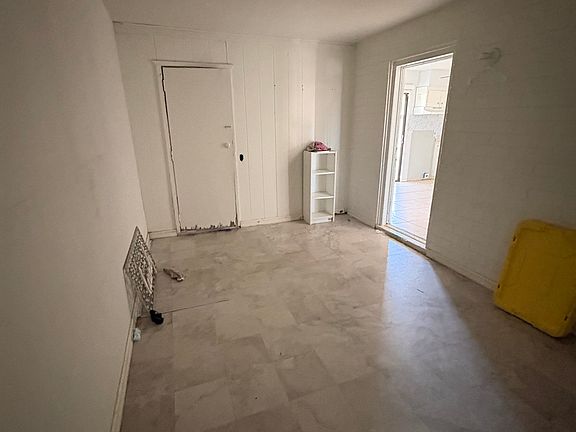 5th image of 7936 W Mitchell Dr