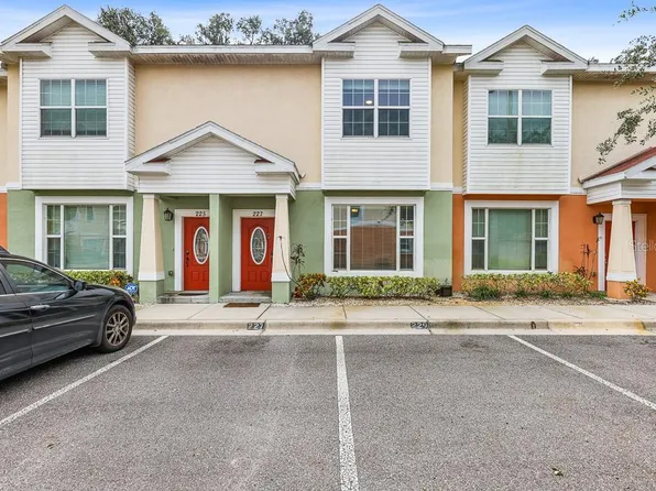 227 Alexander Woods Dr, Plant City, FL 33563