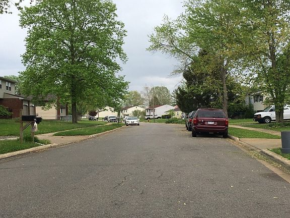 5th image of 776 Lakefield Dr