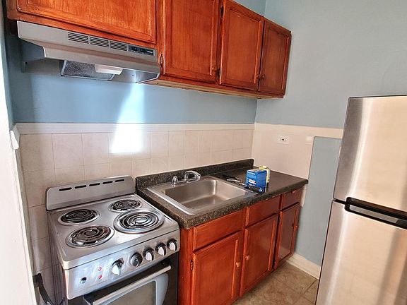 2nd image of 6800 N Ashland Blvd