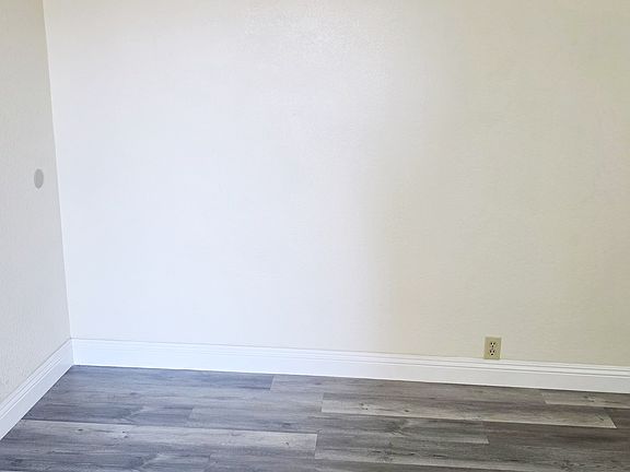 2nd image of 9607 Cypress Ave #4