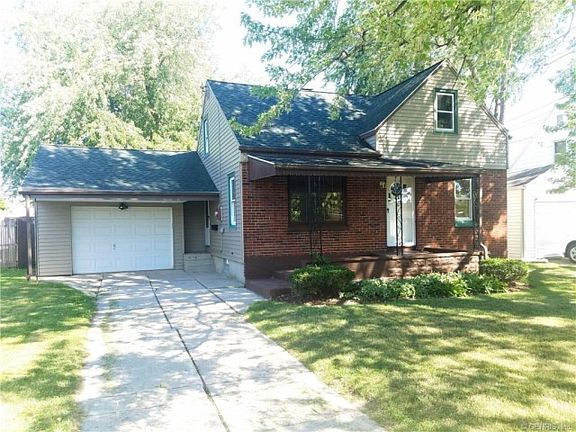 4th image of 83 Midland Dr