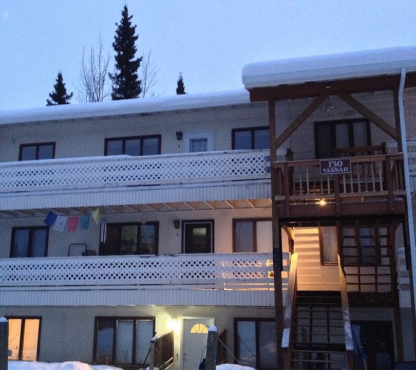 1st image of 130 Vassar Cir