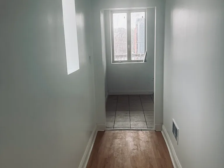 1412 E Marquette Rd #3 — Photo 6
