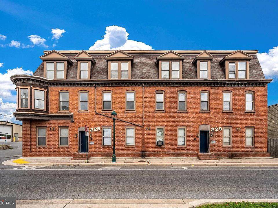 1st image of 225 Jonathan St #229