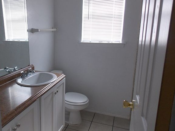 3rd image of 6504 Royal Oaks Dr