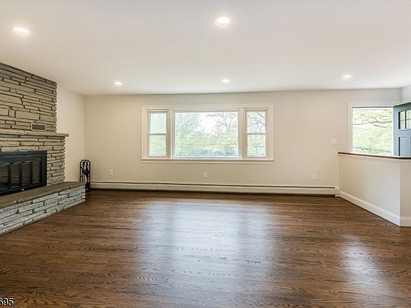 4th image of 62 Elmwood Ter