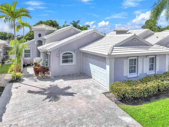 15236 Wilshire Cir S, Hollywood, FL 33027