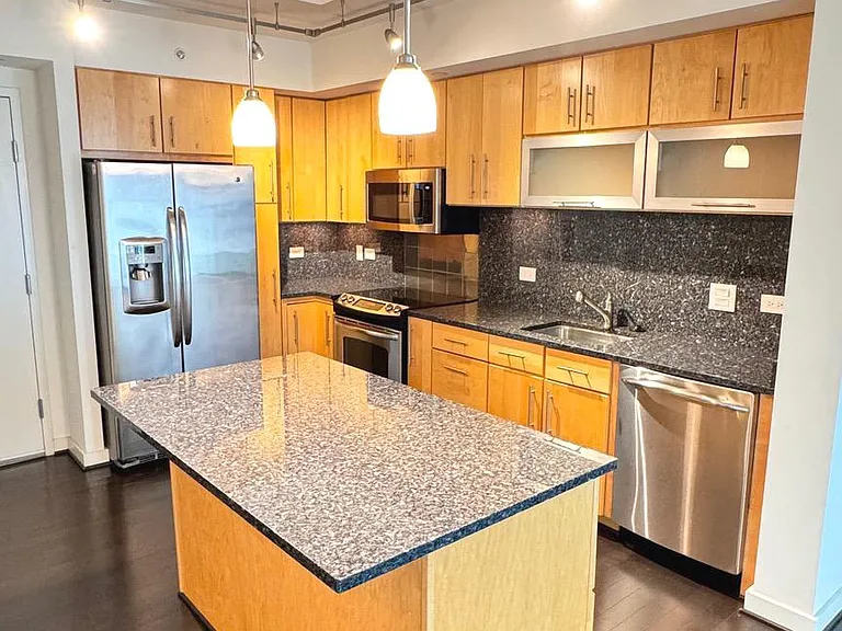 1025 1st St SE #614 — Photo 2