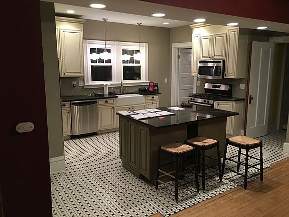 Kitchen (Lower Unit)