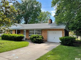 704 S Murrie Dr, Carbondale, IL 62901