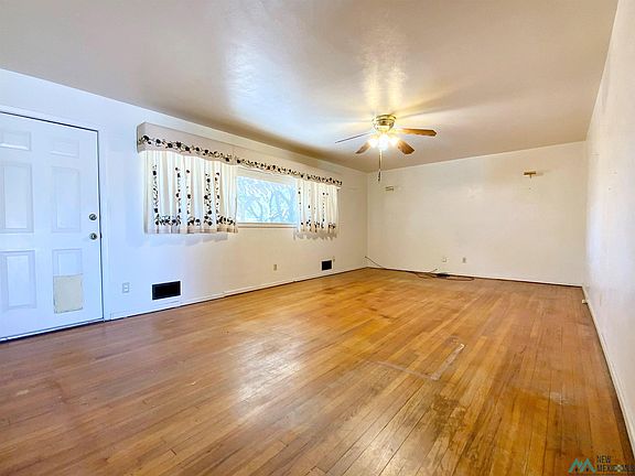 2nd image of 1201 W Aspen Ave