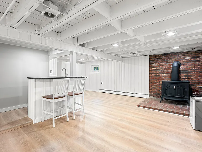 17 Scott Ave — Photo 27