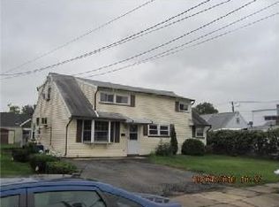 63 Hickory St, Carteret, NJ 07008