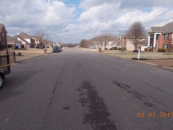 5th image of 7126 Fox Creek Dr