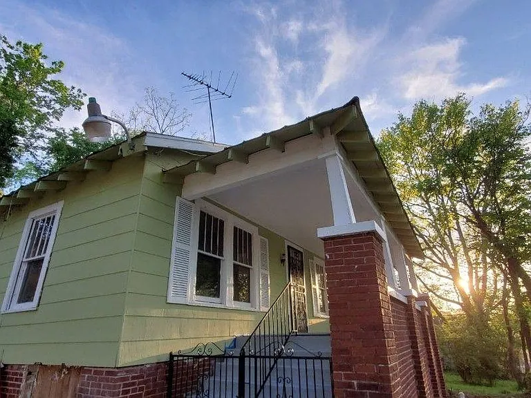 3515 Carver Ave SW — Photo 13