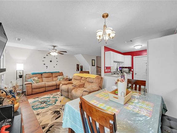 5th image of 283 Wexford Dr W