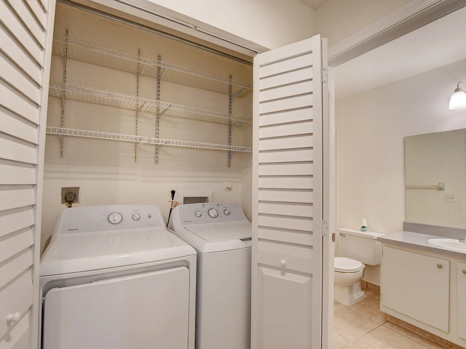 499 Hardwood Pl — Photo 2