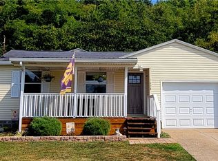 1628 Hill St, Belpre, OH 45714