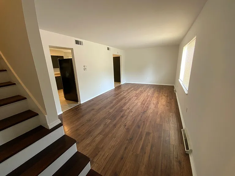 409-411 Brewer Dr — Photo 3