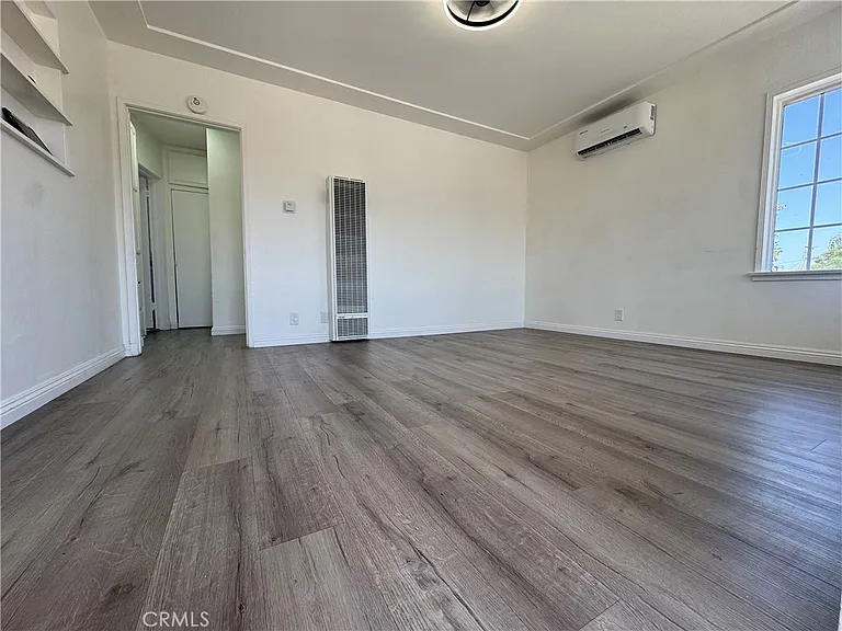 3464 1/2 Duane Way #1/2 — Photo 2