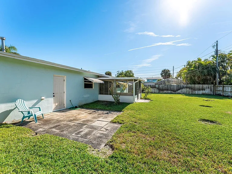 406 N Neptune Dr — Photo 28