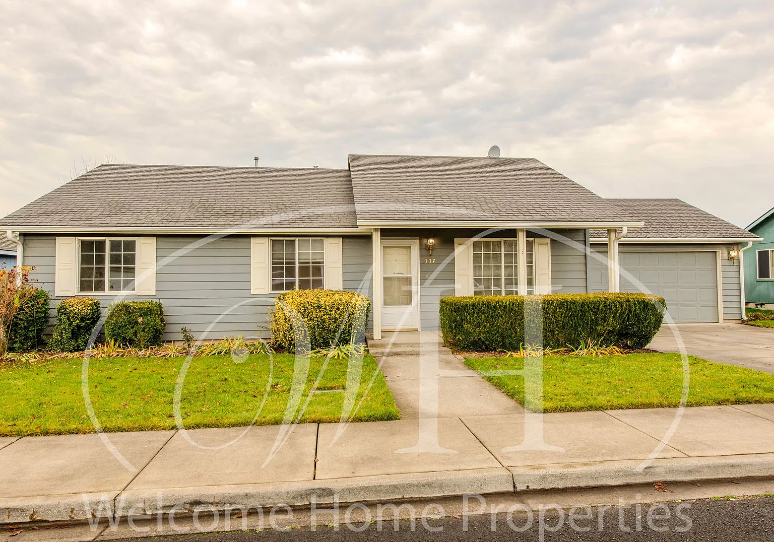 Great 3 Bedroom Home on Quiet Culdesac — Photo 1