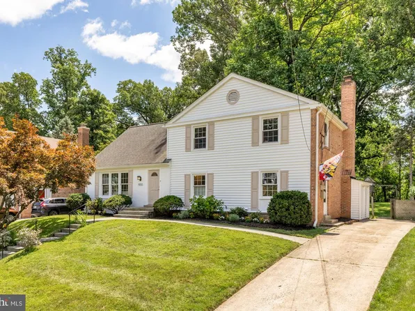 8212 Geneva Mason Rd, Potomac, MD 20854