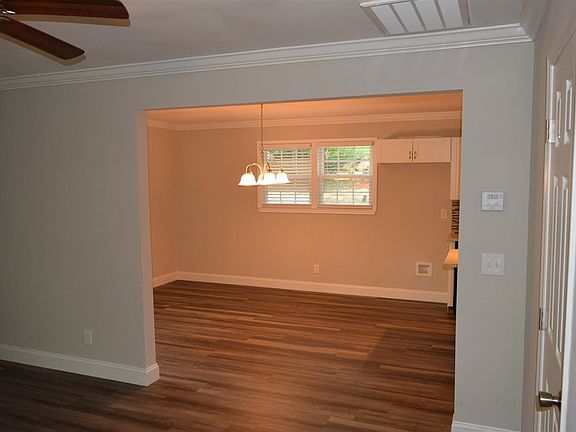 5th image of 112 Kenmore Dr
