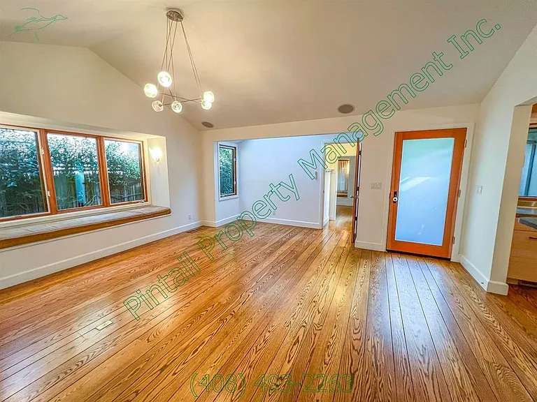 84 Mercy St — Photo 10