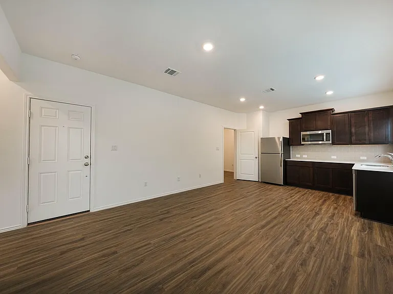 932 Mallow Rd — Photo 7