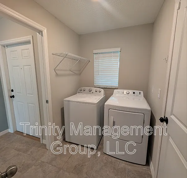 367 Argyll Dr — Photo 22
