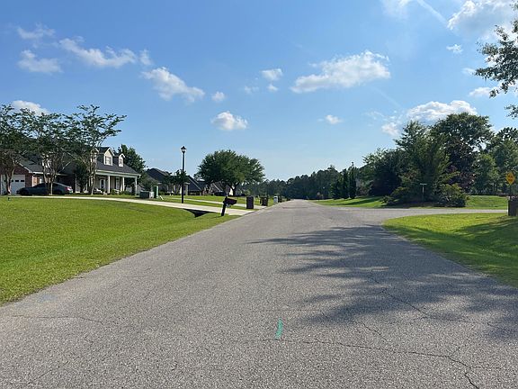4th image of 18158 Robinwood East Dr