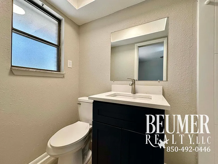 5078 Leeward Dr — Photo 12
