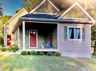 572 Balsam Ave, Frankfort, MI 49635