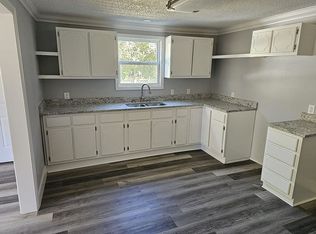 506 S Pine St, Poplarville, MS 39470
