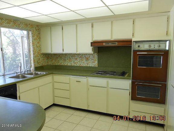 2nd image of 10539 W Kingswood Cir