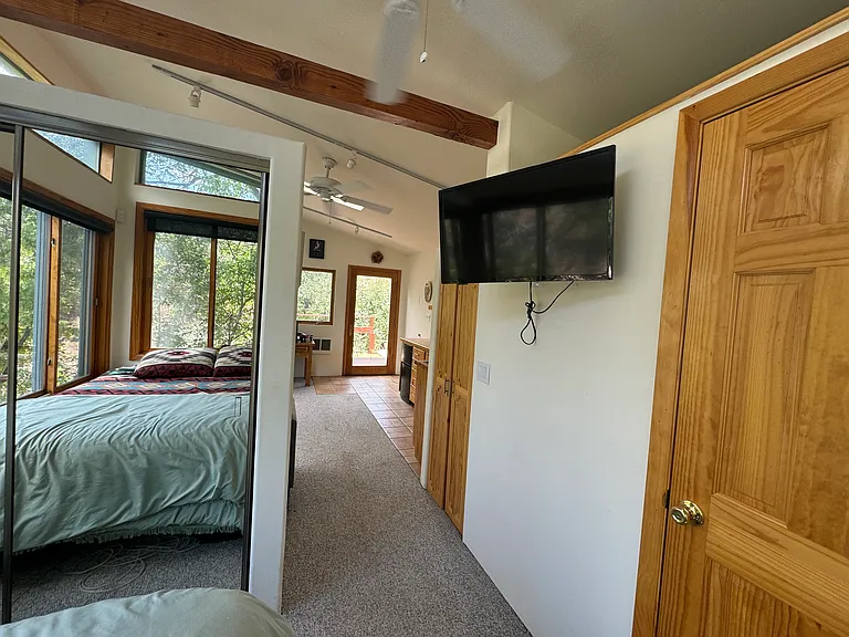 1712 Canyon Rd #B — Photo 6