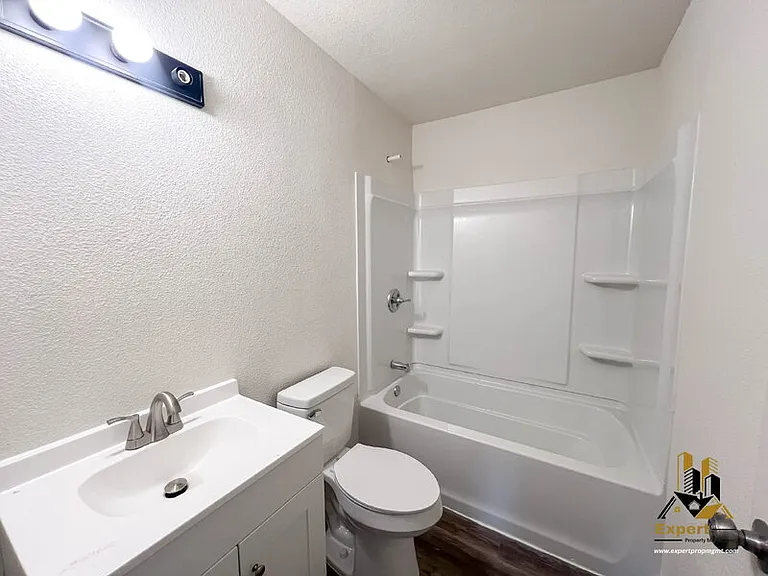1507 Nogales St #1 — Photo 20