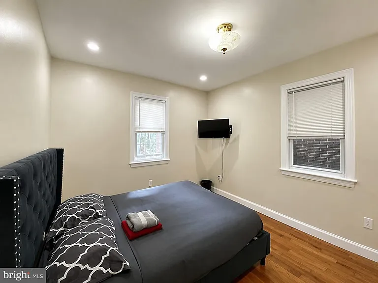 5148 Sansom St — Photo 15