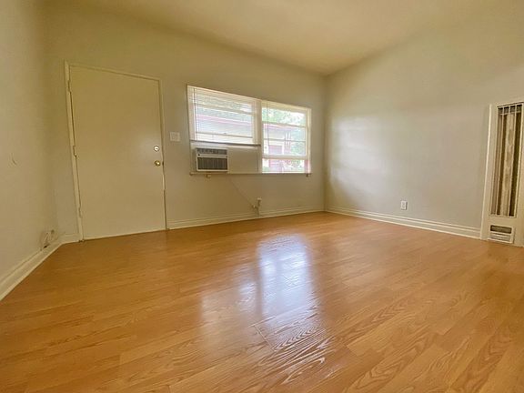 4th image of 174 E Montecito Ave APT 9