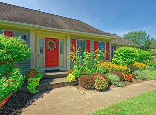 41 Yorkshire Ln, Delmar, NY 12054